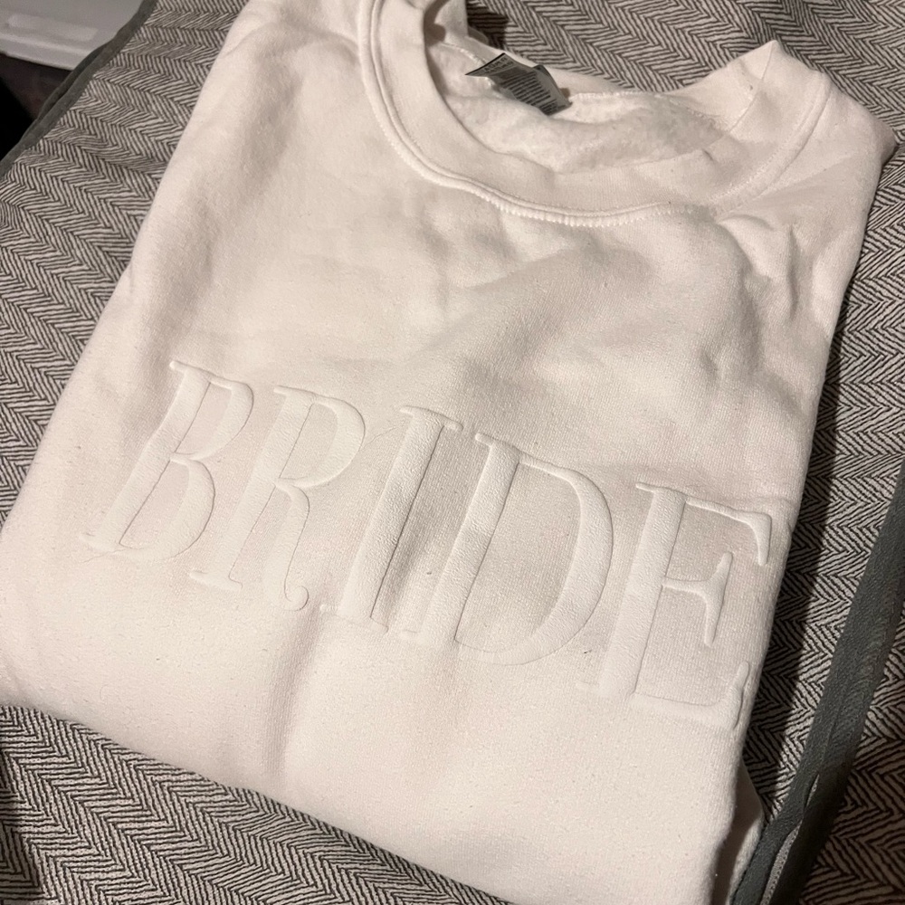 Gildan White Heavy Blend Sweatshirt